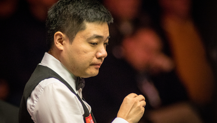 在接受采访 在接受采访